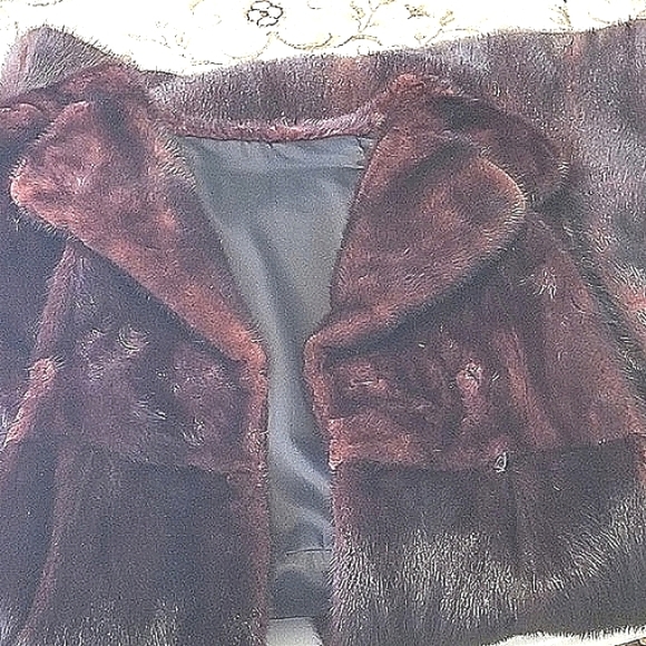 FULL LENGTH FUR COAT VINTAGE - Picture 2 of 9